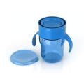 Molde plástico de la taza de bebida infantil